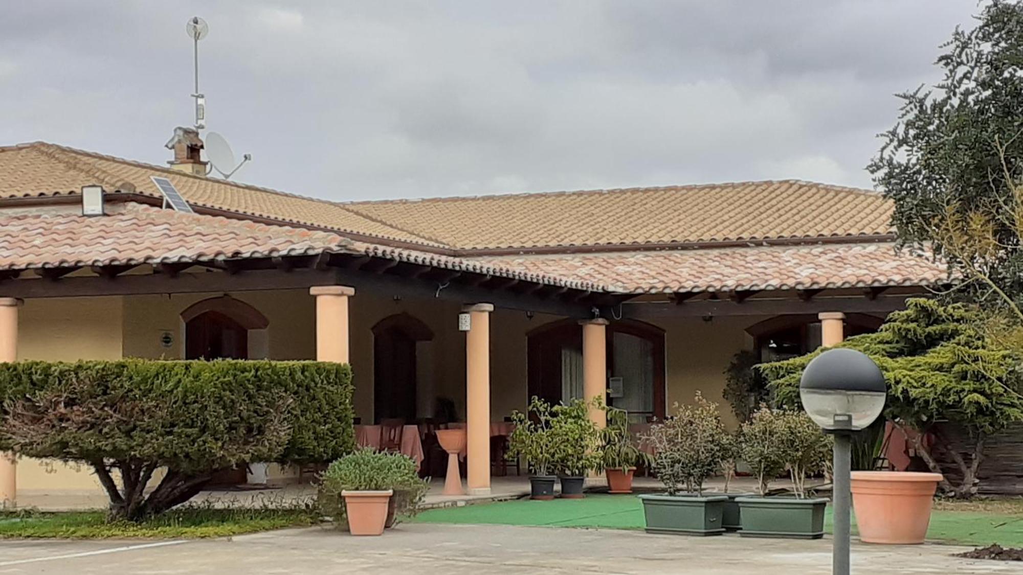 Hotel Perda Rubia San Giovanni Suergiu Ngoại thất bức ảnh