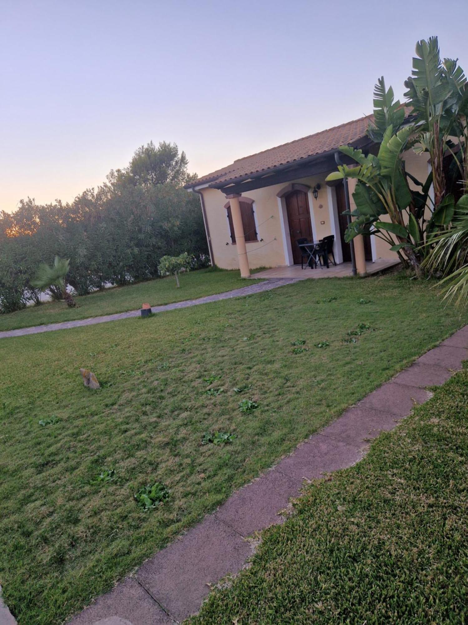 Hotel Perda Rubia San Giovanni Suergiu Ngoại thất bức ảnh