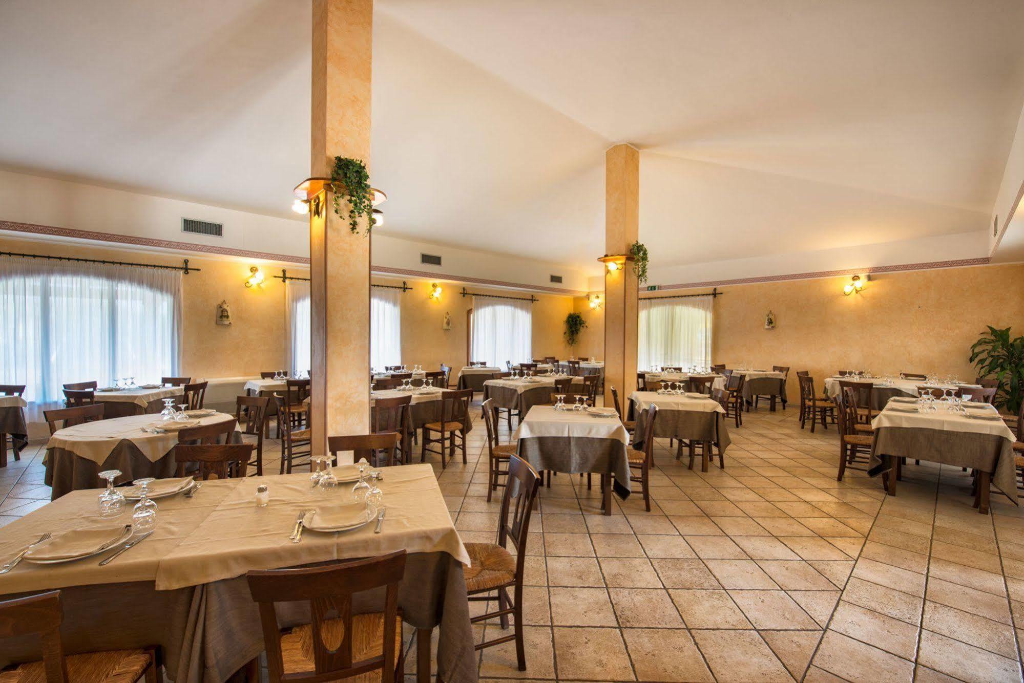 Hotel Perda Rubia San Giovanni Suergiu Ngoại thất bức ảnh