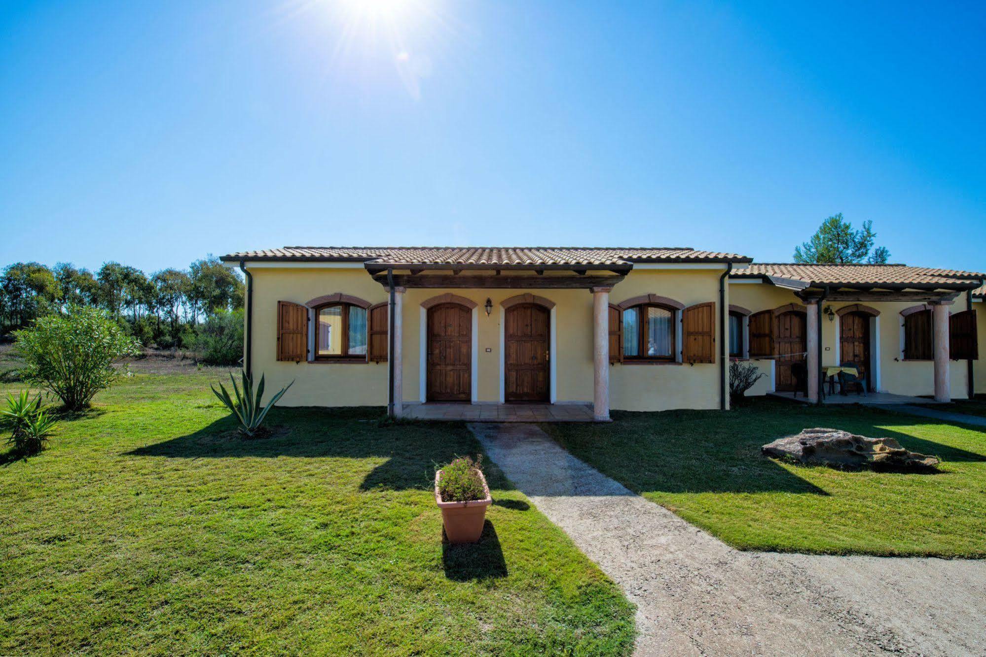 Hotel Perda Rubia San Giovanni Suergiu Ngoại thất bức ảnh